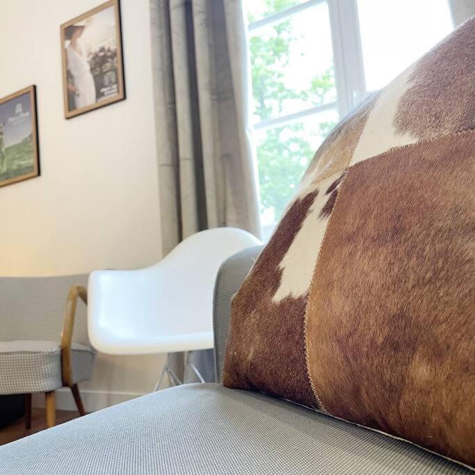 Paddock Prestige By La Boite En Plus Chantilly Bagian luar foto